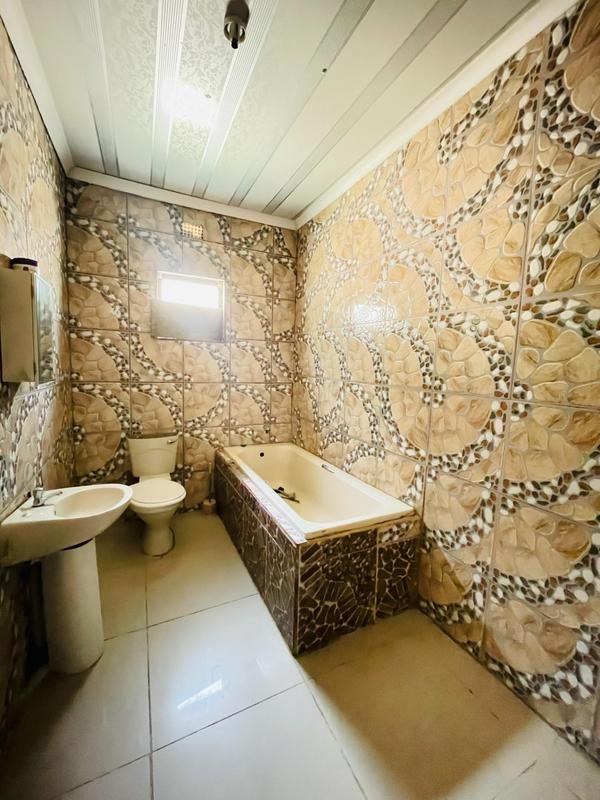 4 Bedroom Property for Sale in Umlazi KwaZulu-Natal