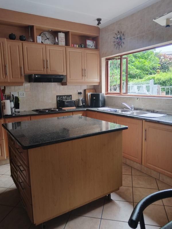 5 Bedroom Property for Sale in Widenham KwaZulu-Natal