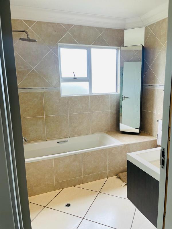 To Let 2 Bedroom Property for Rent in Margate KwaZulu-Natal