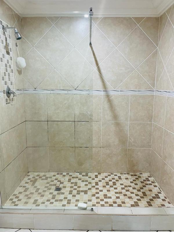 To Let 2 Bedroom Property for Rent in Margate KwaZulu-Natal