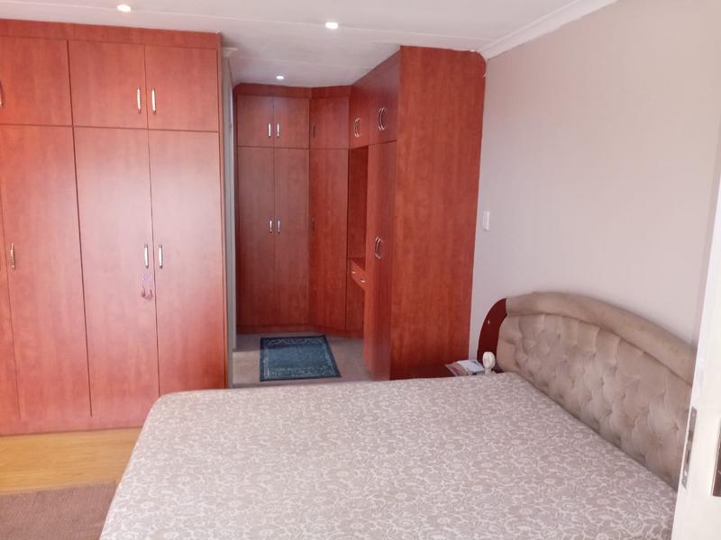 4 Bedroom Property for Sale in Newlands East KwaZulu-Natal