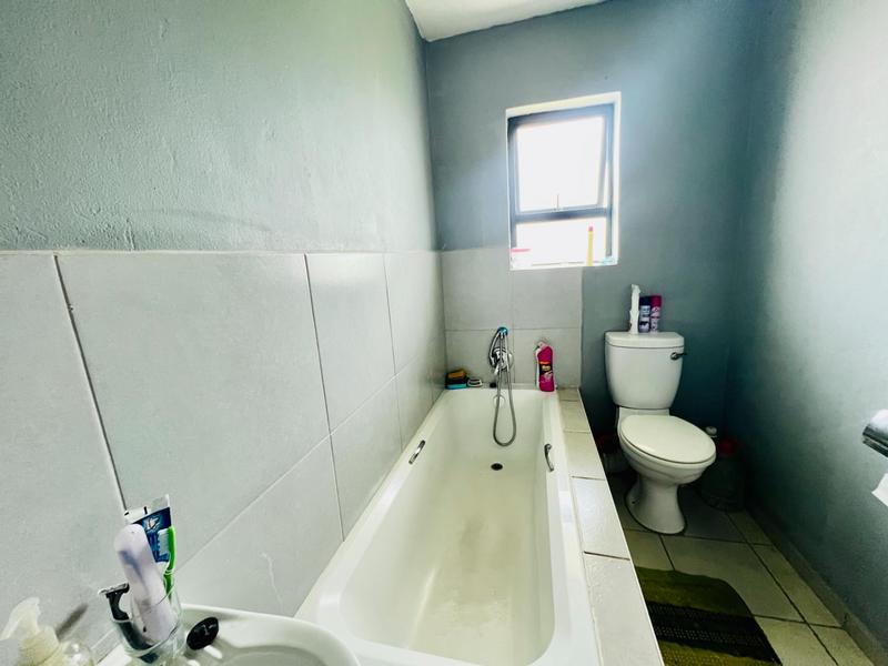 1 Bedroom Property for Sale in Newlands East KwaZulu-Natal