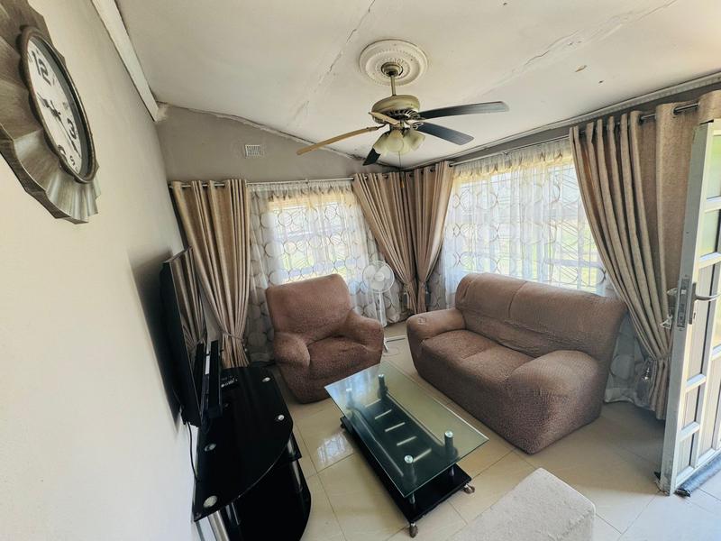 2 Bedroom Property for Sale in Umlazi KwaZulu-Natal