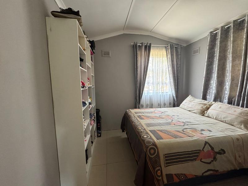 2 Bedroom Property for Sale in Umlazi KwaZulu-Natal