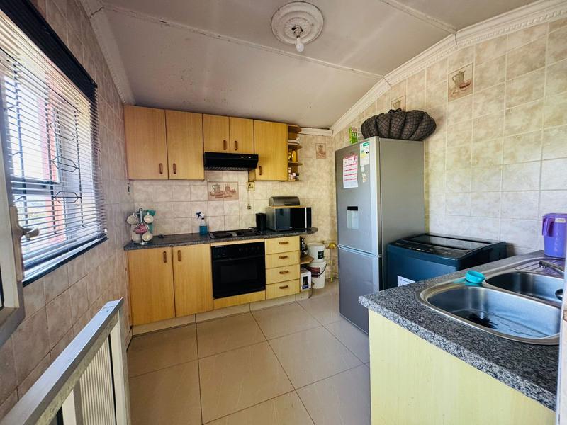 2 Bedroom Property for Sale in Umlazi KwaZulu-Natal