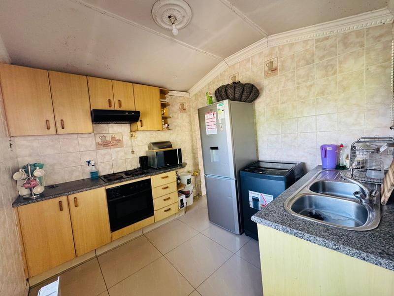 2 Bedroom Property for Sale in Umlazi KwaZulu-Natal