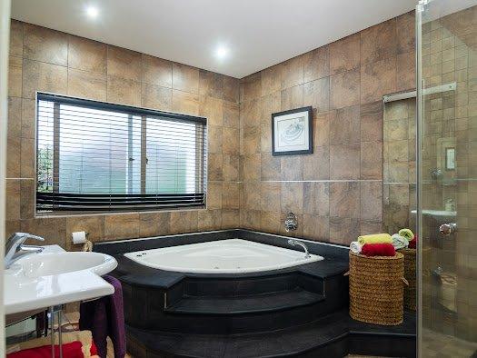 5 Bedroom Property for Sale in Sheffield Beach KwaZulu-Natal