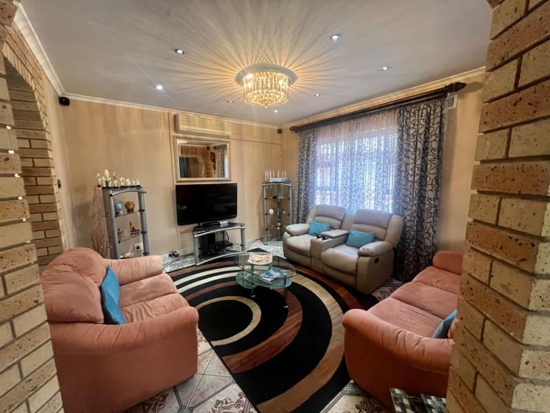 4 Bedroom Property for Sale in Reservoir Hills KwaZulu-Natal