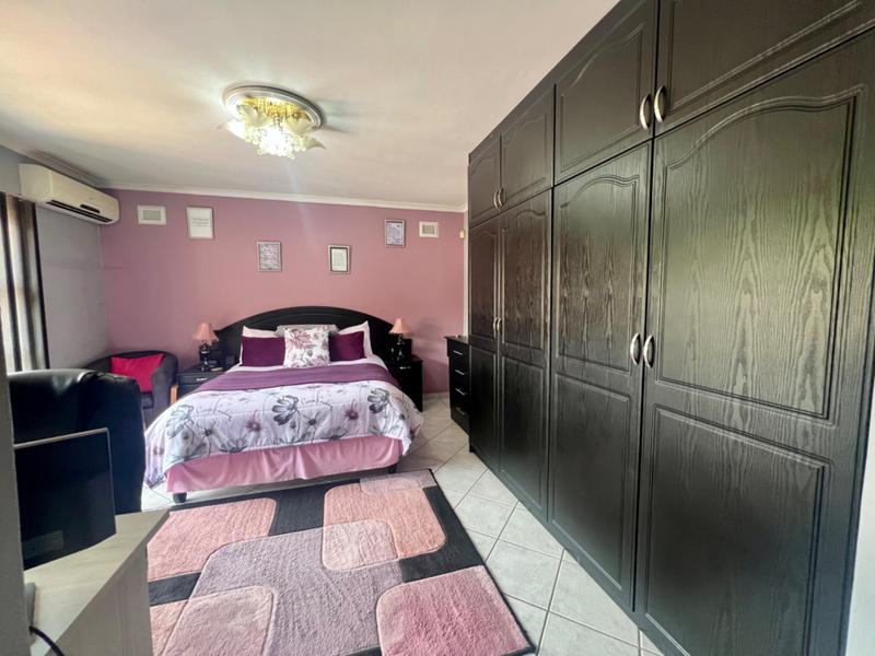 4 Bedroom Property for Sale in Reservoir Hills KwaZulu-Natal