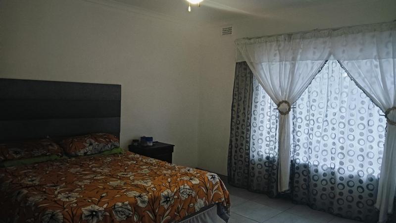 To Let 3 Bedroom Property for Rent in Pinetown KwaZulu-Natal