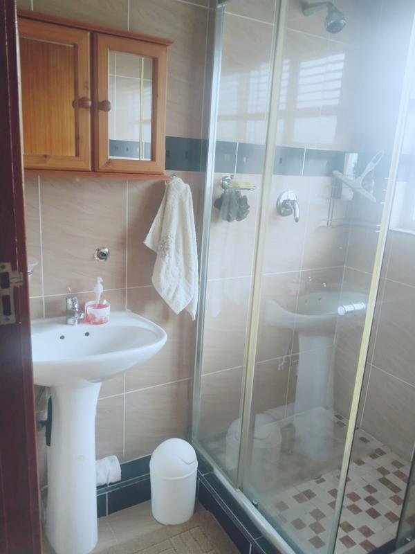 5 Bedroom Property for Sale in Avoca KwaZulu-Natal