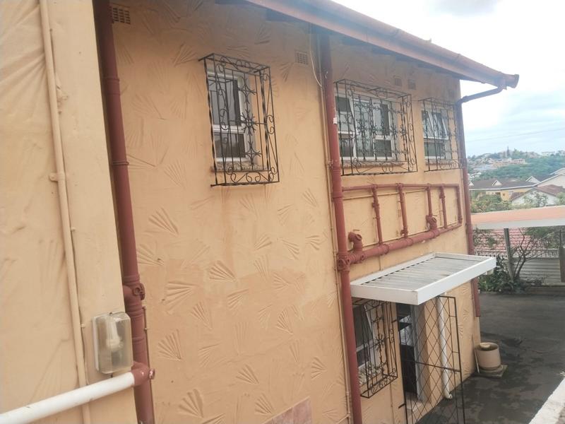 5 Bedroom Property for Sale in Avoca KwaZulu-Natal