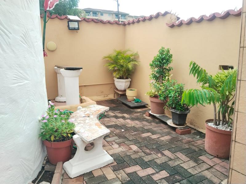 5 Bedroom Property for Sale in Avoca KwaZulu-Natal