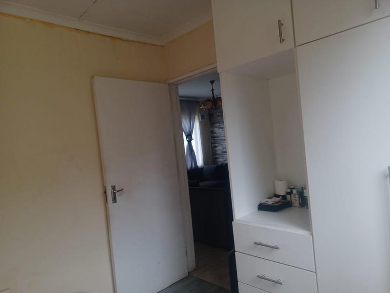 2 Bedroom Property for Sale in Umlazi KwaZulu-Natal