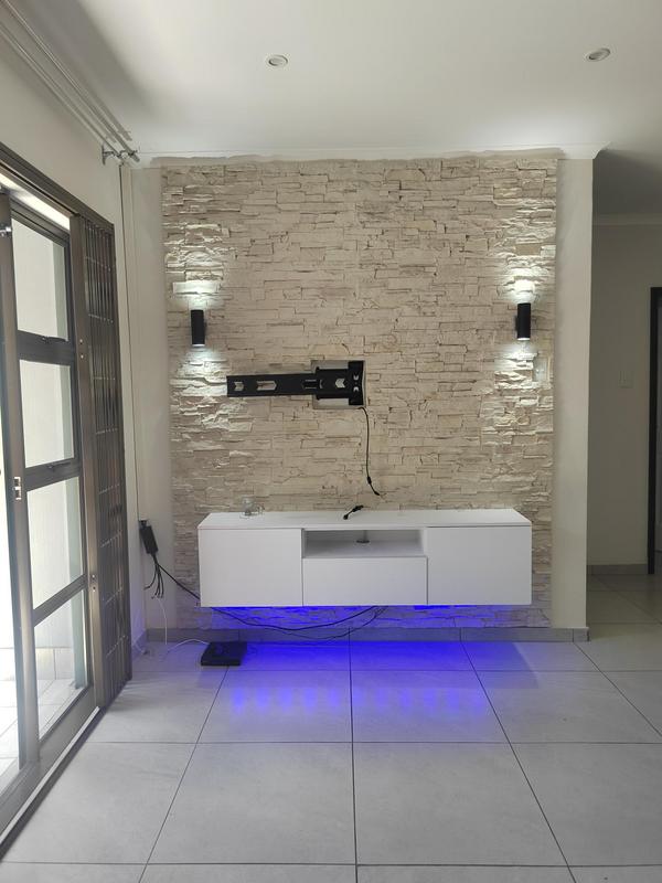To Let 2 Bedroom Property for Rent in Malvern KwaZulu-Natal