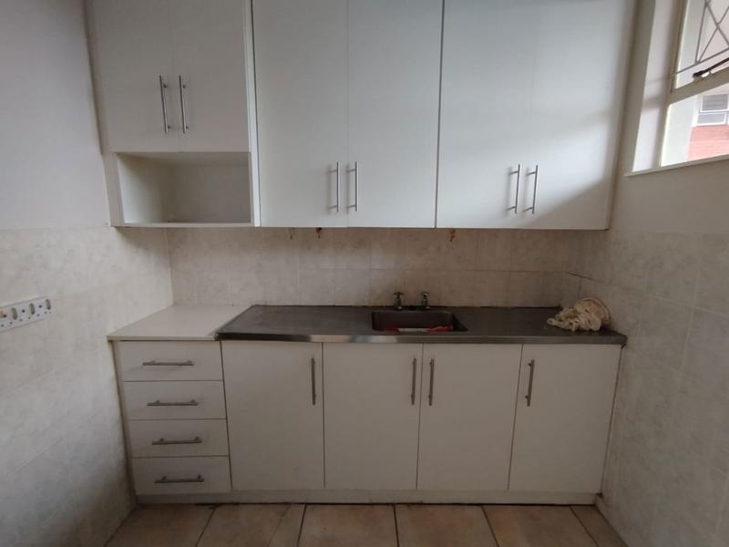 To Let 1 Bedroom Property for Rent in Essenwood KwaZulu-Natal