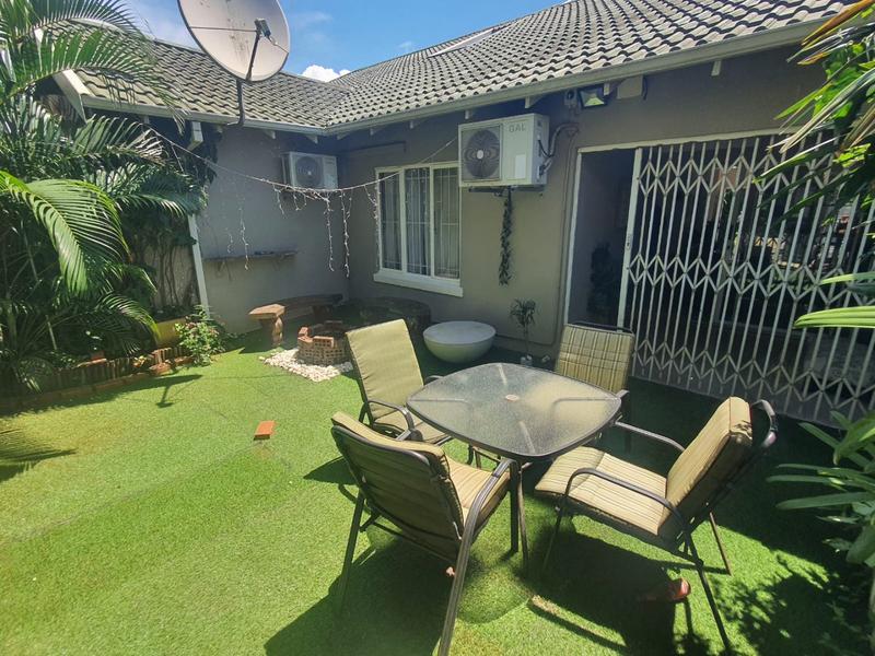 2 Bedroom Property for Sale in Somerset Park KwaZulu-Natal