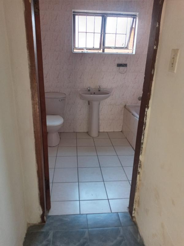To Let 2 Bedroom Property for Rent in Chatsworth KwaZulu-Natal