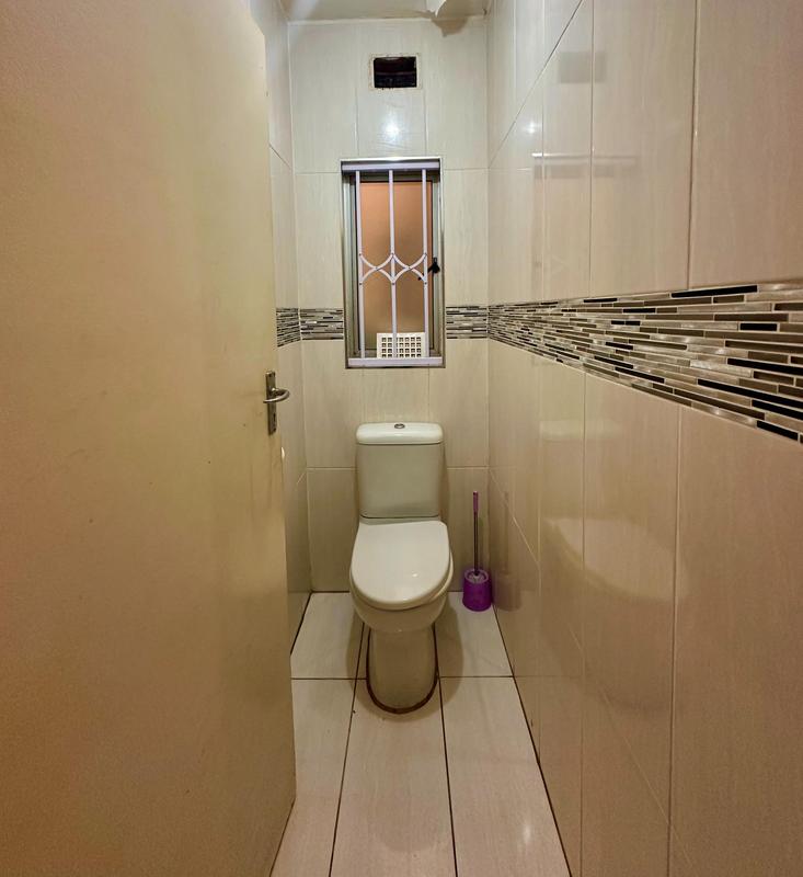 3 Bedroom Property for Sale in Montclair KwaZulu-Natal