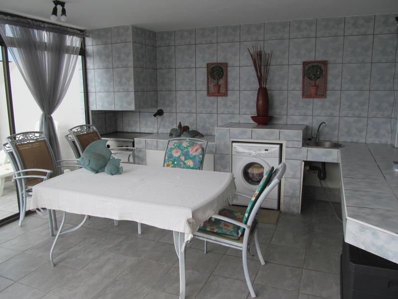 3 Bedroom Property for Sale in Uvongo KwaZulu-Natal