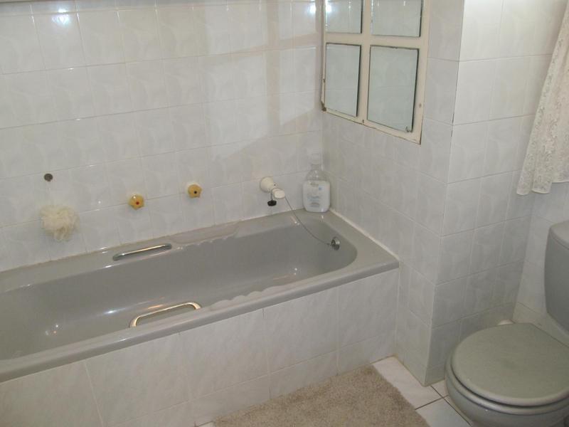 3 Bedroom Property for Sale in Uvongo KwaZulu-Natal