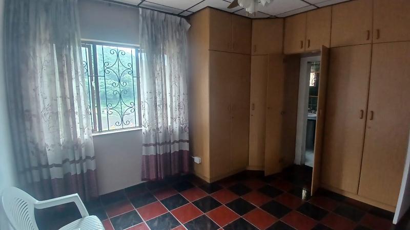 5 Bedroom Property for Sale in Kharwastan KwaZulu-Natal