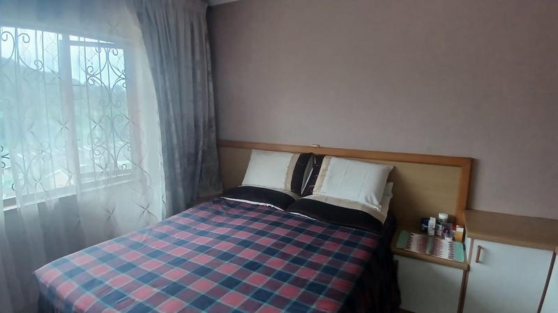 5 Bedroom Property for Sale in Kharwastan KwaZulu-Natal