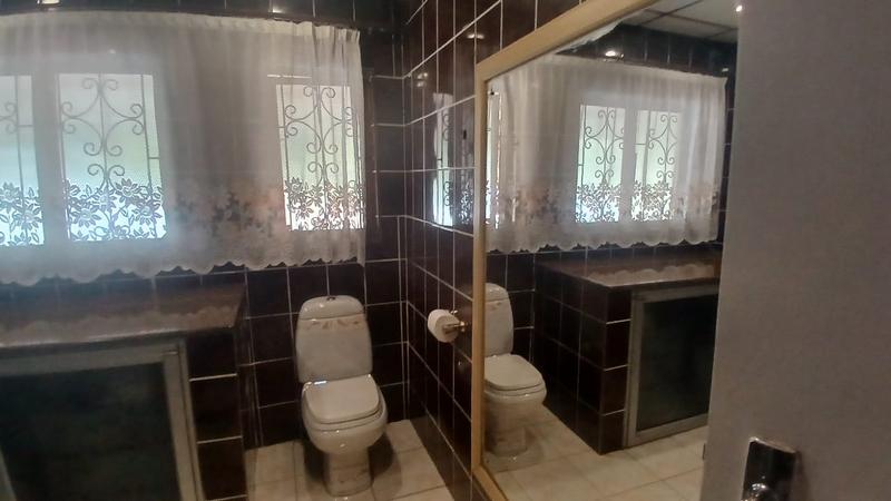 5 Bedroom Property for Sale in Kharwastan KwaZulu-Natal