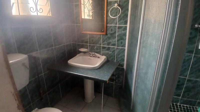 5 Bedroom Property for Sale in Kharwastan KwaZulu-Natal
