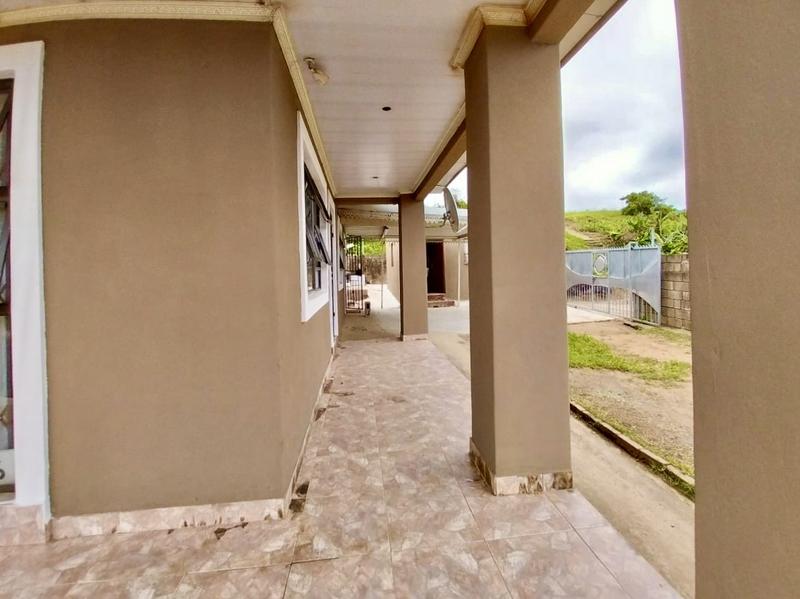 4 Bedroom Property for Sale in Umlazi KwaZulu-Natal
