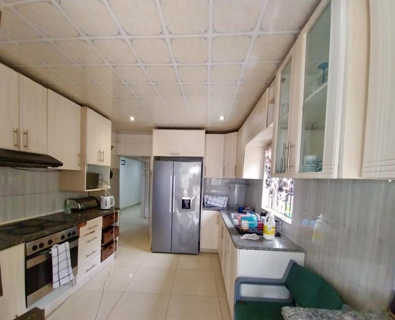 4 Bedroom Property for Sale in Umlazi KwaZulu-Natal