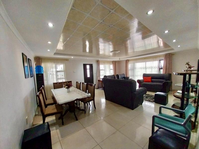 4 Bedroom Property for Sale in Umlazi KwaZulu-Natal