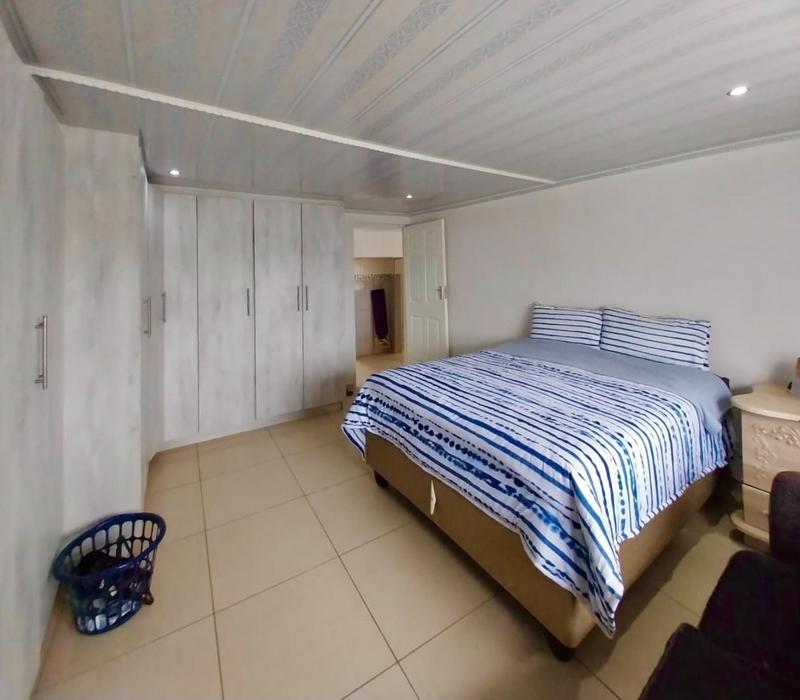 4 Bedroom Property for Sale in Umlazi KwaZulu-Natal