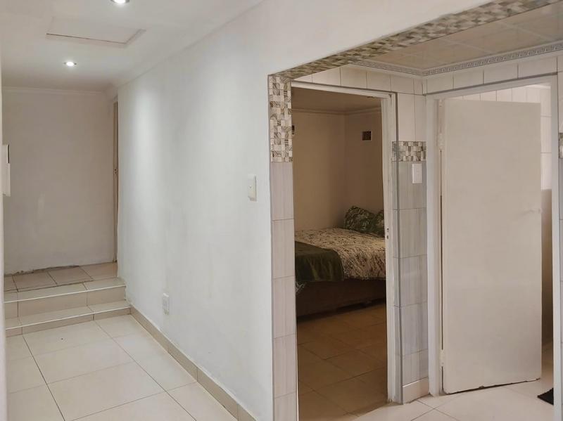 4 Bedroom Property for Sale in Umlazi KwaZulu-Natal