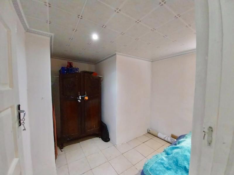 4 Bedroom Property for Sale in Umlazi KwaZulu-Natal
