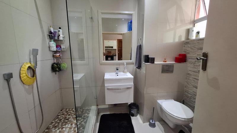1 Bedroom Property for Sale in Overport KwaZulu-Natal
