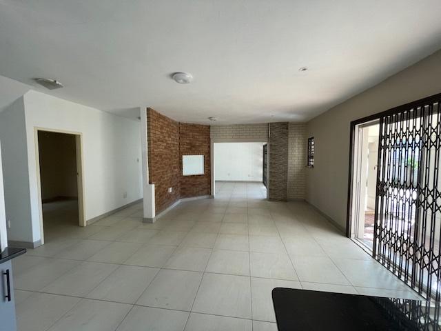 4 Bedroom Property for Sale in Sunningdale KwaZulu-Natal