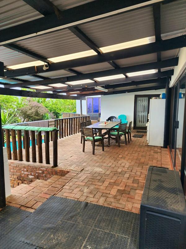 5 Bedroom Property for Sale in Port Edward KwaZulu-Natal