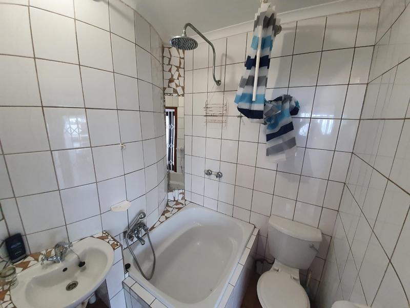 5 Bedroom Property for Sale in Port Edward KwaZulu-Natal