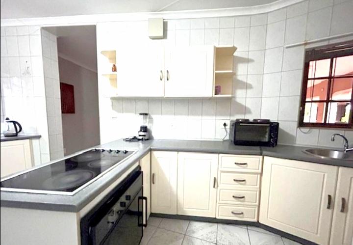 5 Bedroom Property for Sale in Meer En See KwaZulu-Natal