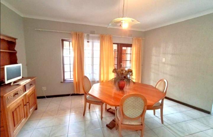 5 Bedroom Property for Sale in Meer En See KwaZulu-Natal
