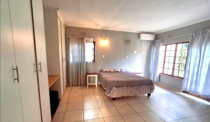 5 Bedroom Property for Sale in Meer En See KwaZulu-Natal