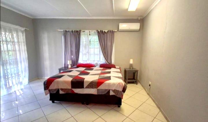 5 Bedroom Property for Sale in Meer En See KwaZulu-Natal