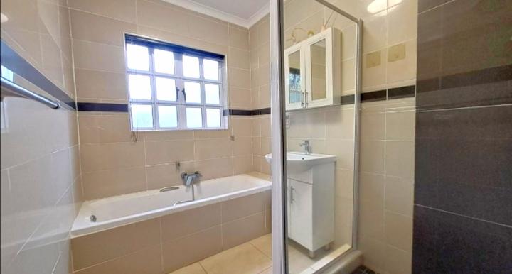 To Let 2 Bedroom Property for Rent in Meer En See KwaZulu-Natal