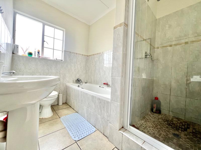 3 Bedroom Property for Sale in Lincoln Meade KwaZulu-Natal