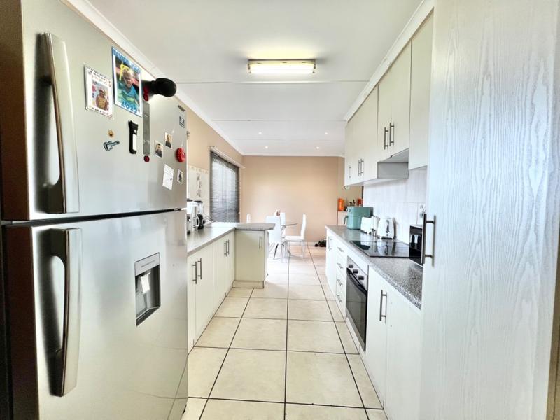 3 Bedroom Property for Sale in Lincoln Meade KwaZulu-Natal
