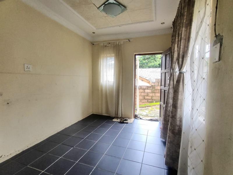 3 Bedroom Property for Sale in Montclair KwaZulu-Natal