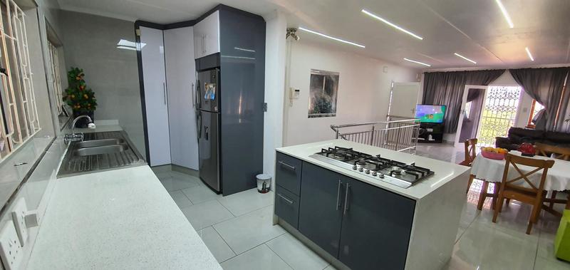 5 Bedroom Property for Sale in Everest Heights KwaZulu-Natal