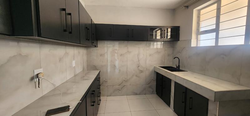 To Let 2 Bedroom Property for Rent in Umkomaas KwaZulu-Natal
