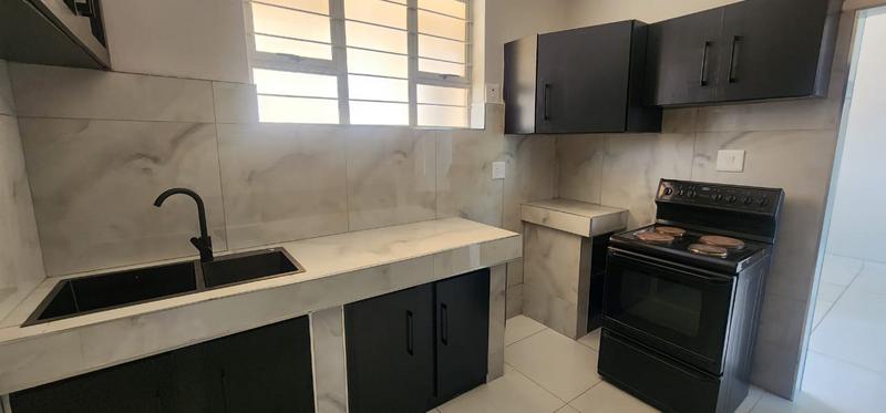 To Let 2 Bedroom Property for Rent in Umkomaas KwaZulu-Natal